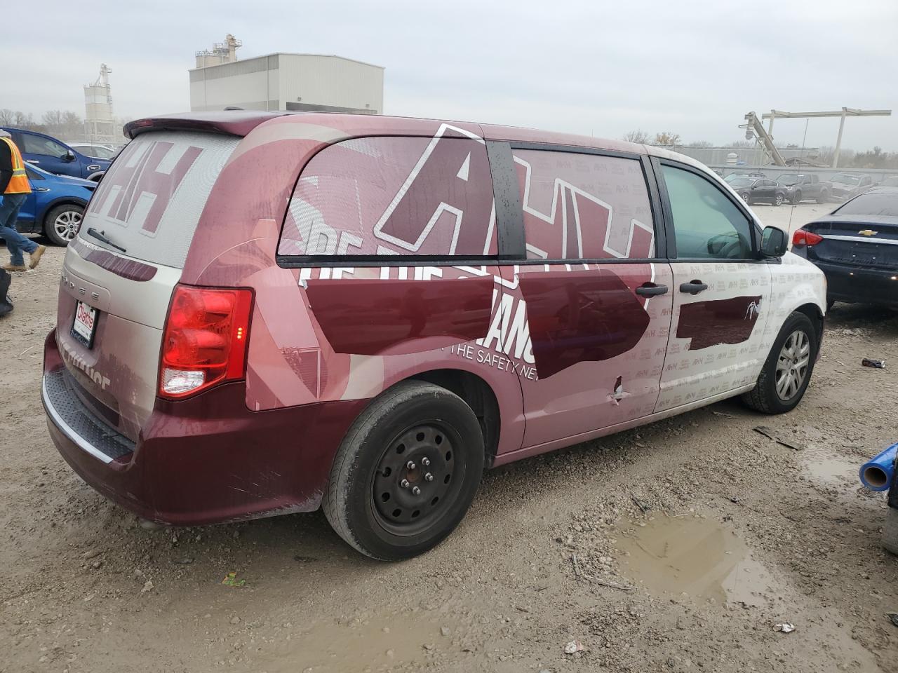 2019 Dodge Caravan VIN 2C4RDGBG8KR756831 Copart auction photo, normal wear damage thumbnail 3