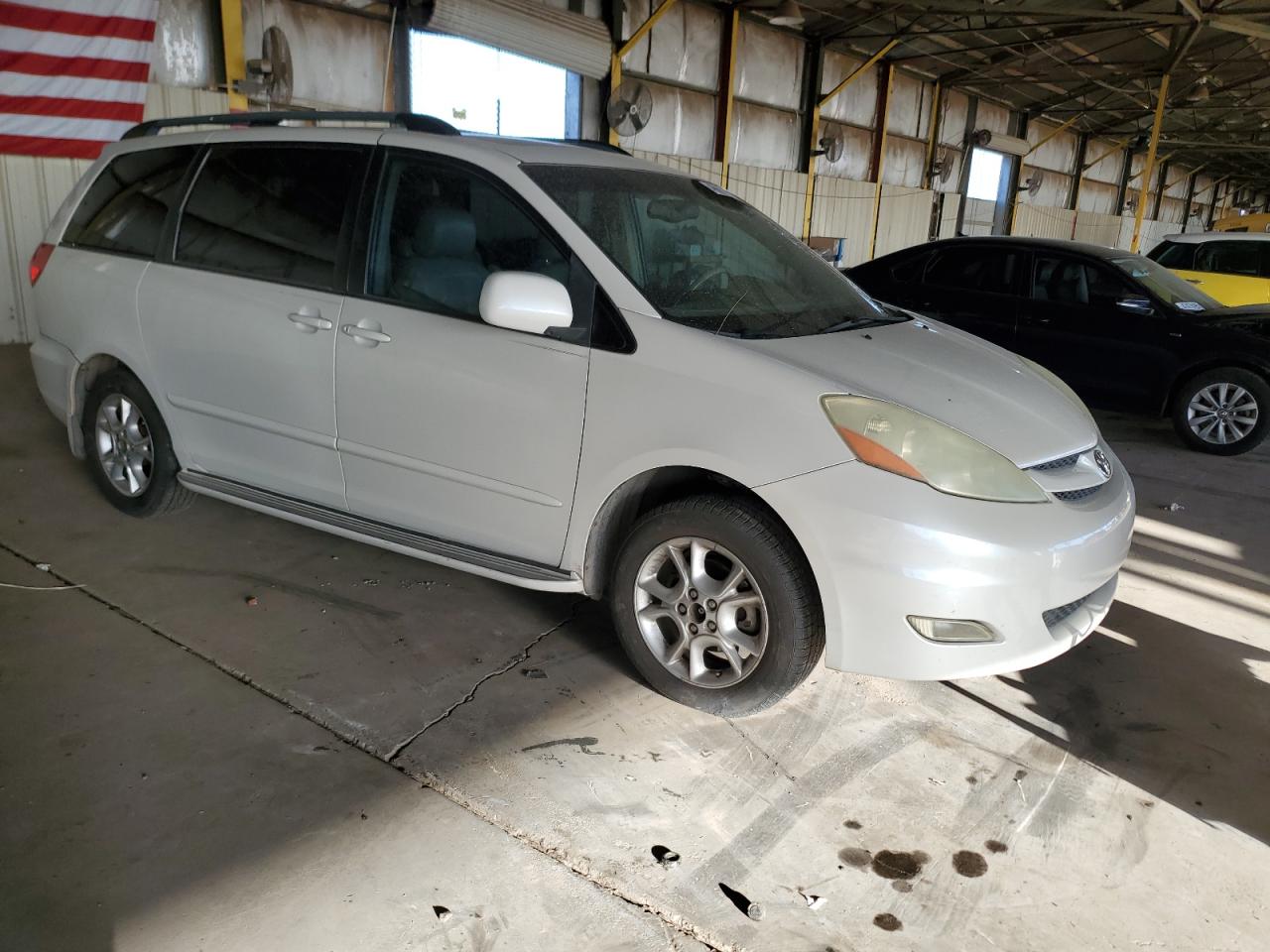 2006 Toyota Sienna VIN 5TDZA22C06S528960 Copart auction photo, rear end / minor dent/scratches damage thumbnail 4