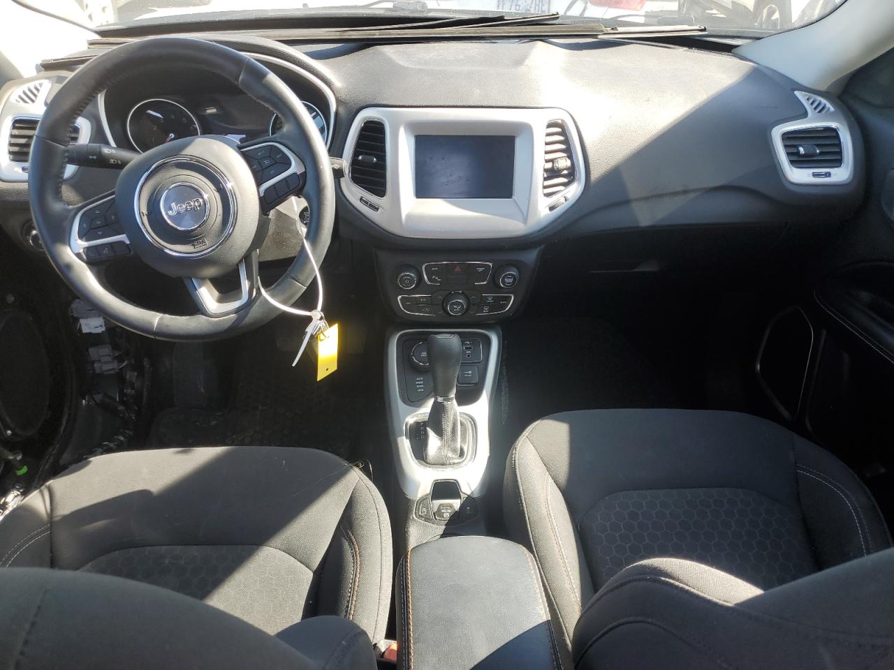 2019 Jeep Compass VIN 3C4NJDABXKT679114 Copart auction photo, side damage thumbnail 8
