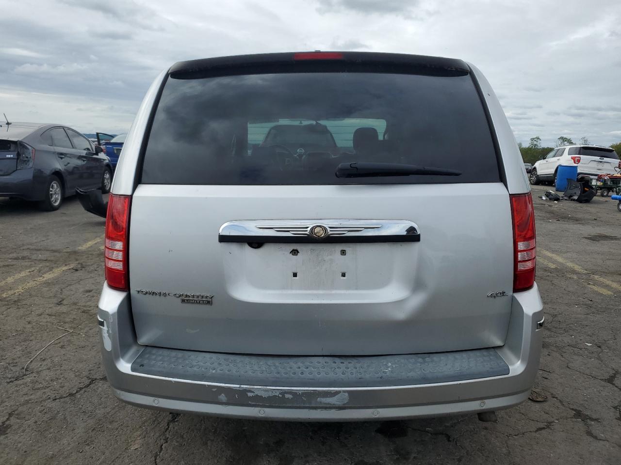 2008 Chrysler Town & Country VIN 2A8HR64X28R646301 Copart auction photo, front end / undercarriage damage thumbnail 6