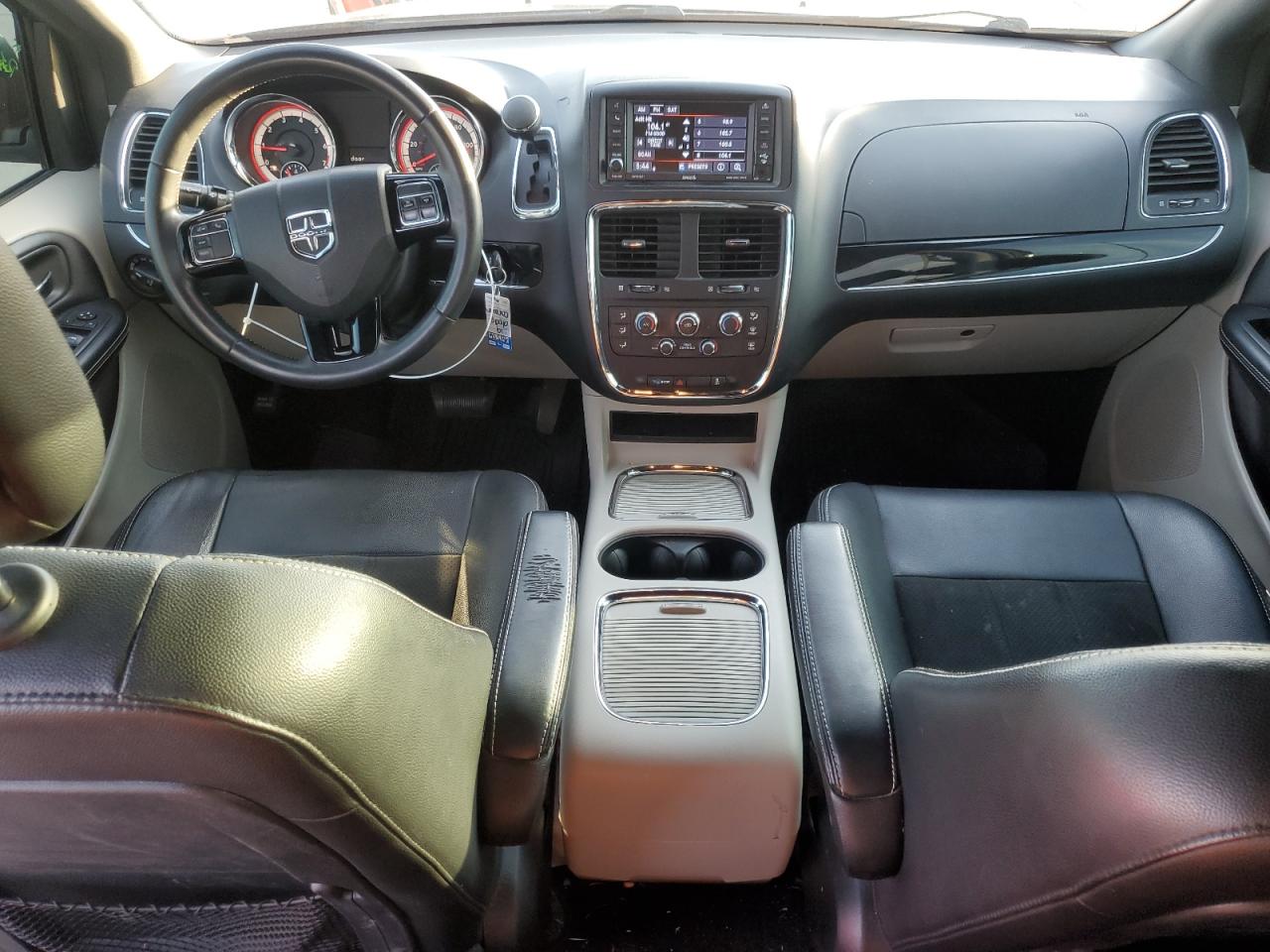 2019 Dodge Caravan VIN 2C4RDGCG9KR632601 Copart auction photo, front end / minor dent/scratches damage thumbnail 8