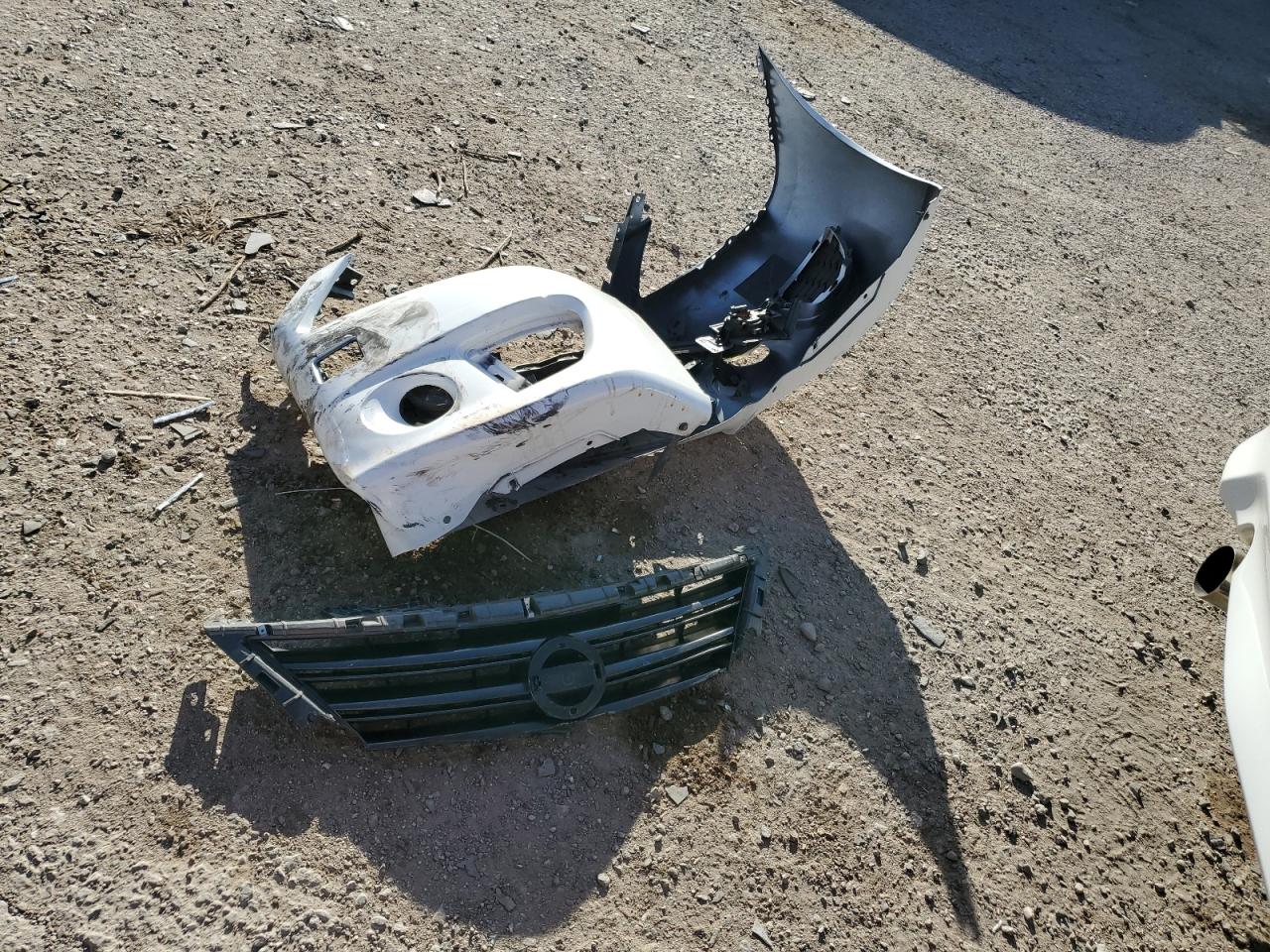 2015 Nissan Sentra VIN 3N1AB7AP3FY373831 Copart auction photo, front end / frame damage damage thumbnail 14