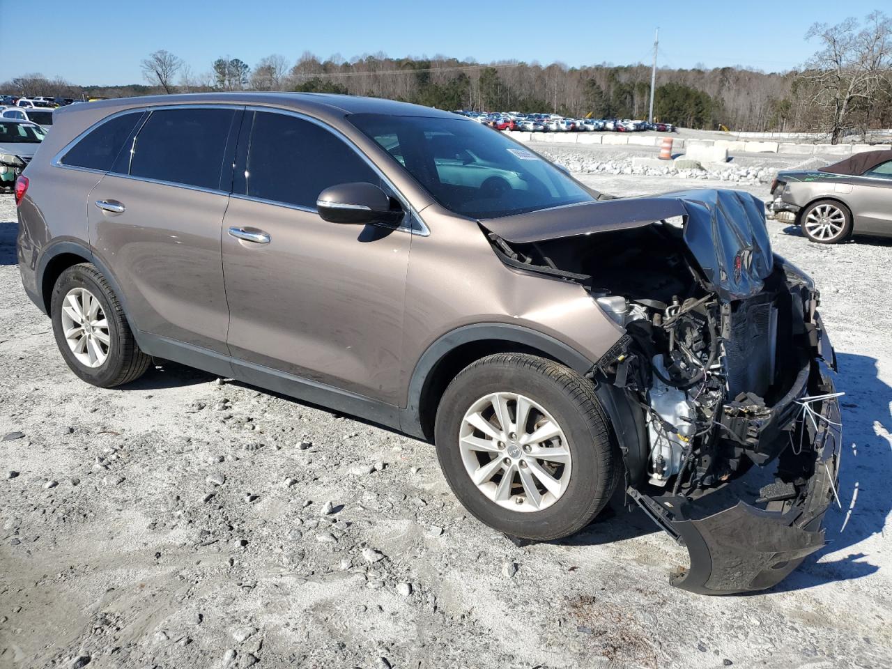 2019 KIA Sorento VIN 5XYPG4A33KG563440 Copart auction photo, front end damage thumbnail 4