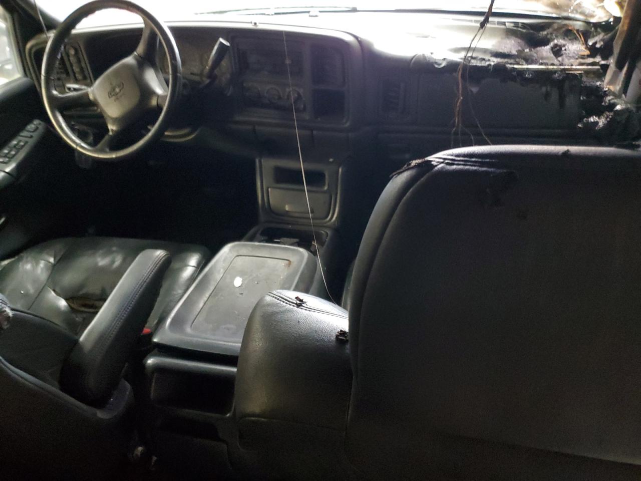 2002 Chevrolet Avalanche VIN 3GNEK13T72G224304 Copart auction photo, burn - interior / rear end damage thumbnail 8