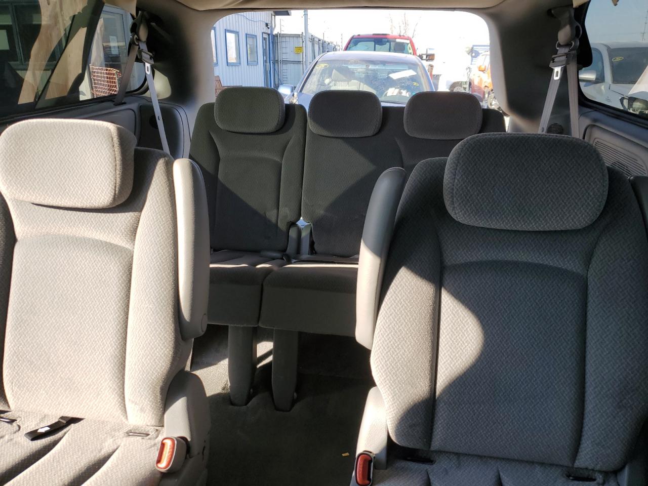 2005 Chrysler Town & Country VIN 2C4GP54L45R268140 Copart auction photo, rear end / minor dent/scratches damage thumbnail 10