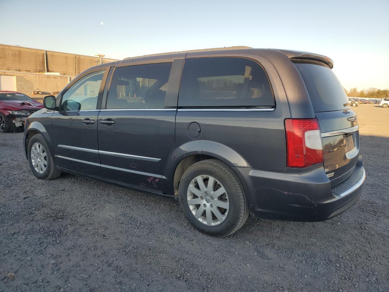 2015 Chrysler Town & Country VIN 2C4RC1BG2FR715021 Copart auction photo, front end / rear end damage thumbnail 2