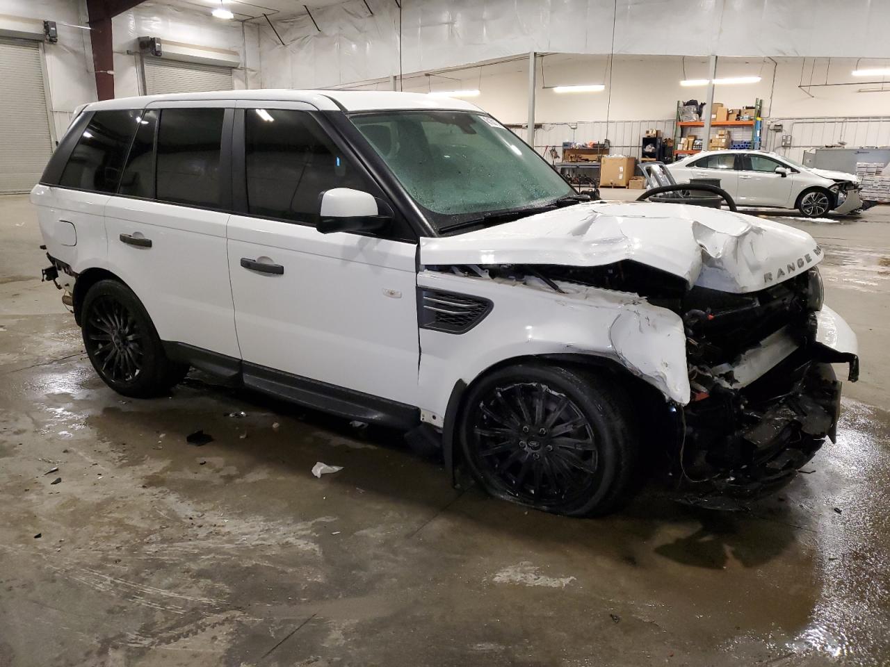 2011 Land Rover Range Rover VIN SALSF2D40BA714409 Copart auction photo, front end / rear end damage thumbnail 4