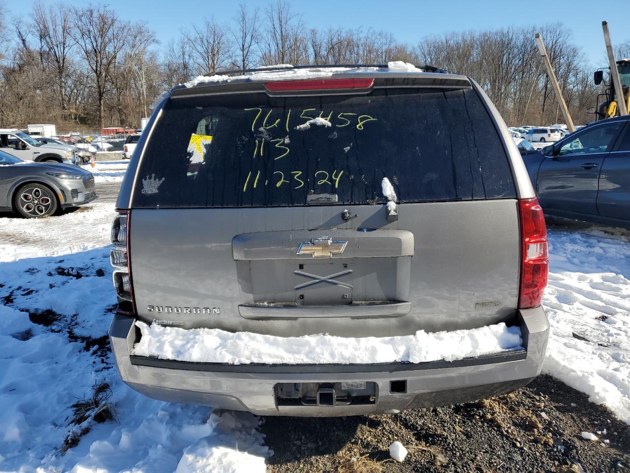 2009 Chevrolet Suburban VIN 1GNFK263X9R234325 Copart auction photo, all over damage thumbnail 6