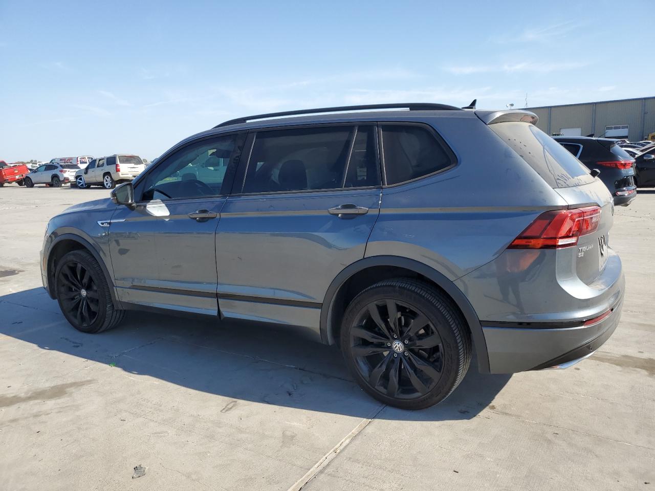2021 Volkswagen Tiguan VIN 3VV3B7AX8MM020903 Copart auction photo, side damage thumbnail 2