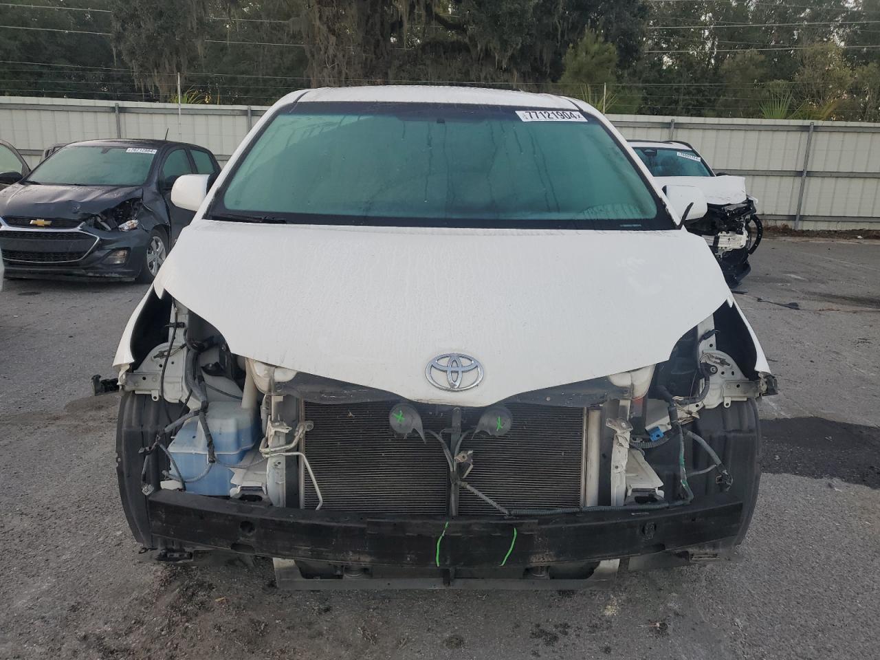 2013 Toyota Sienna VIN 5TDKK3DC3DS398591 Copart auction photo, front end damage thumbnail 5
