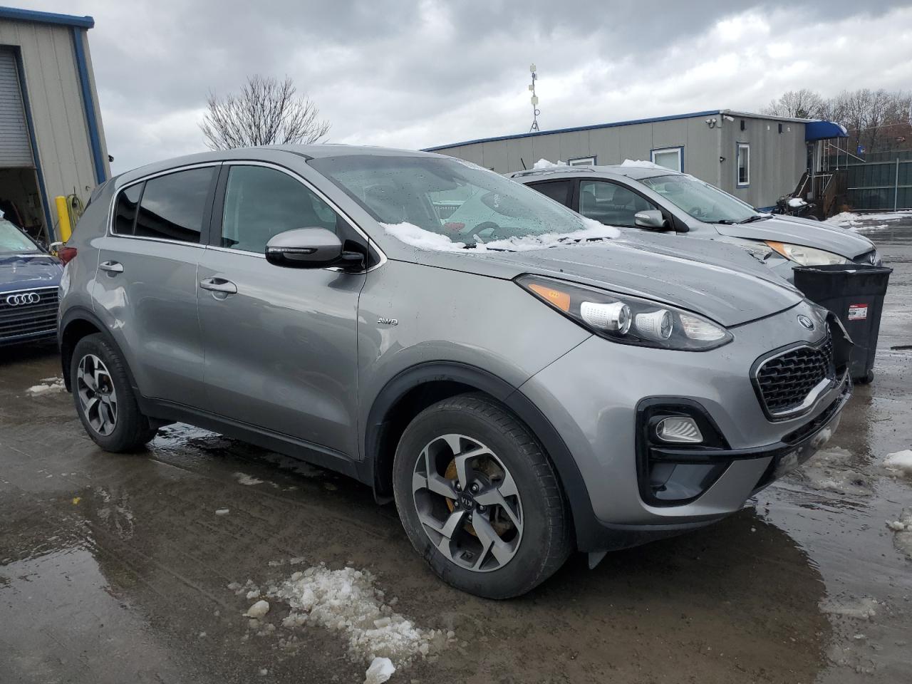 2020 KIA Sportage VIN KNDPMCACXL7665724 Copart auction photo, front end / side damage thumbnail 4