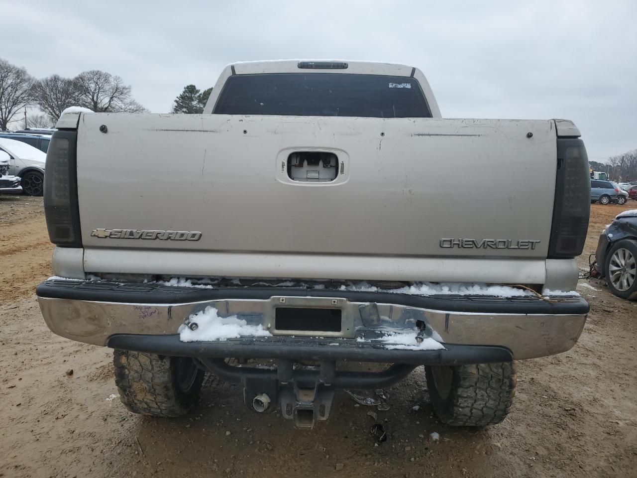 2005 Chevrolet Silverado VIN 2GCEK13T751232067 Copart auction photo, front end / side damage thumbnail 6