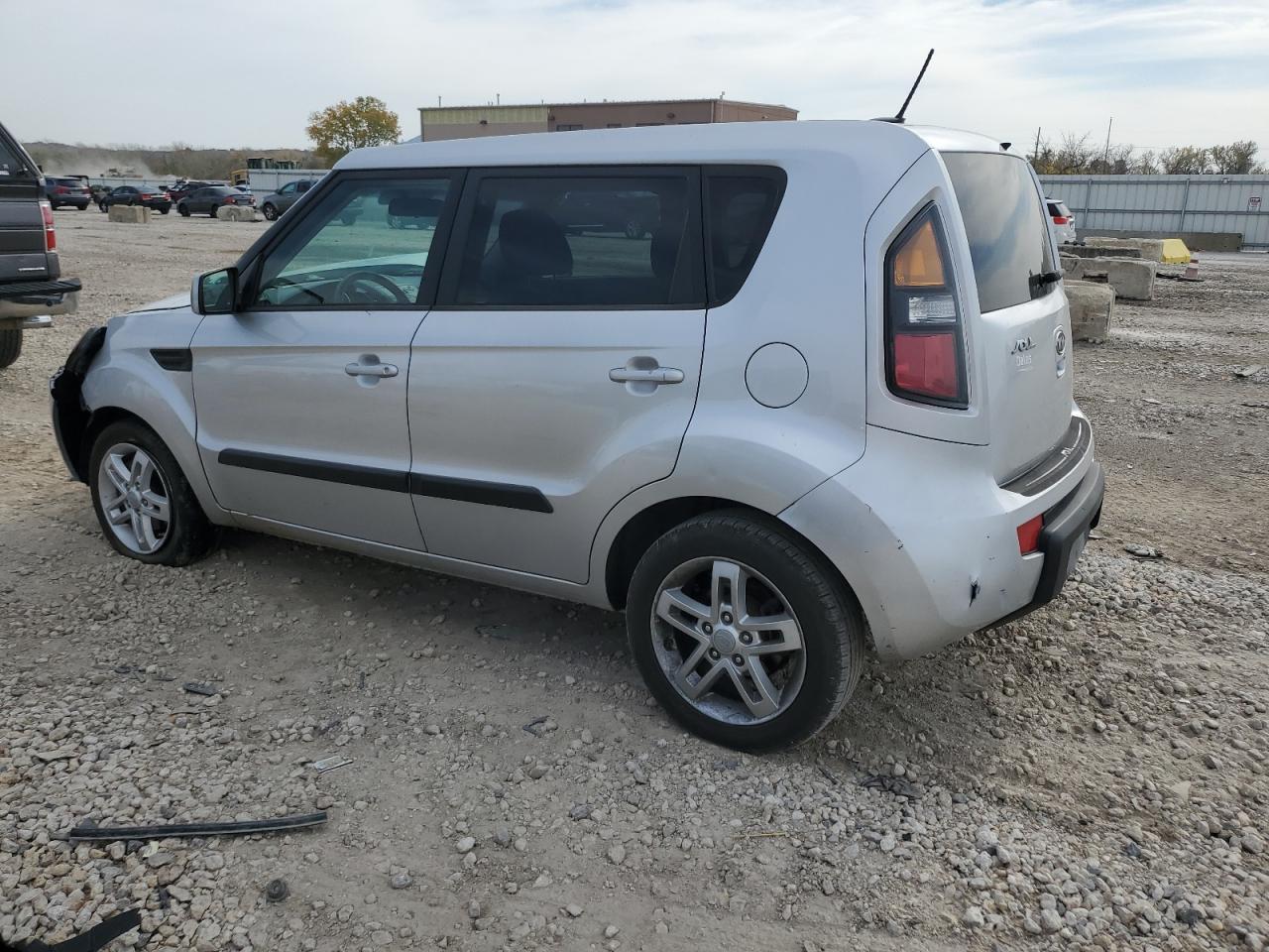 2011 KIA Soul VIN KNDJT2A24B7704557 Copart auction photo, front end damage thumbnail 2
