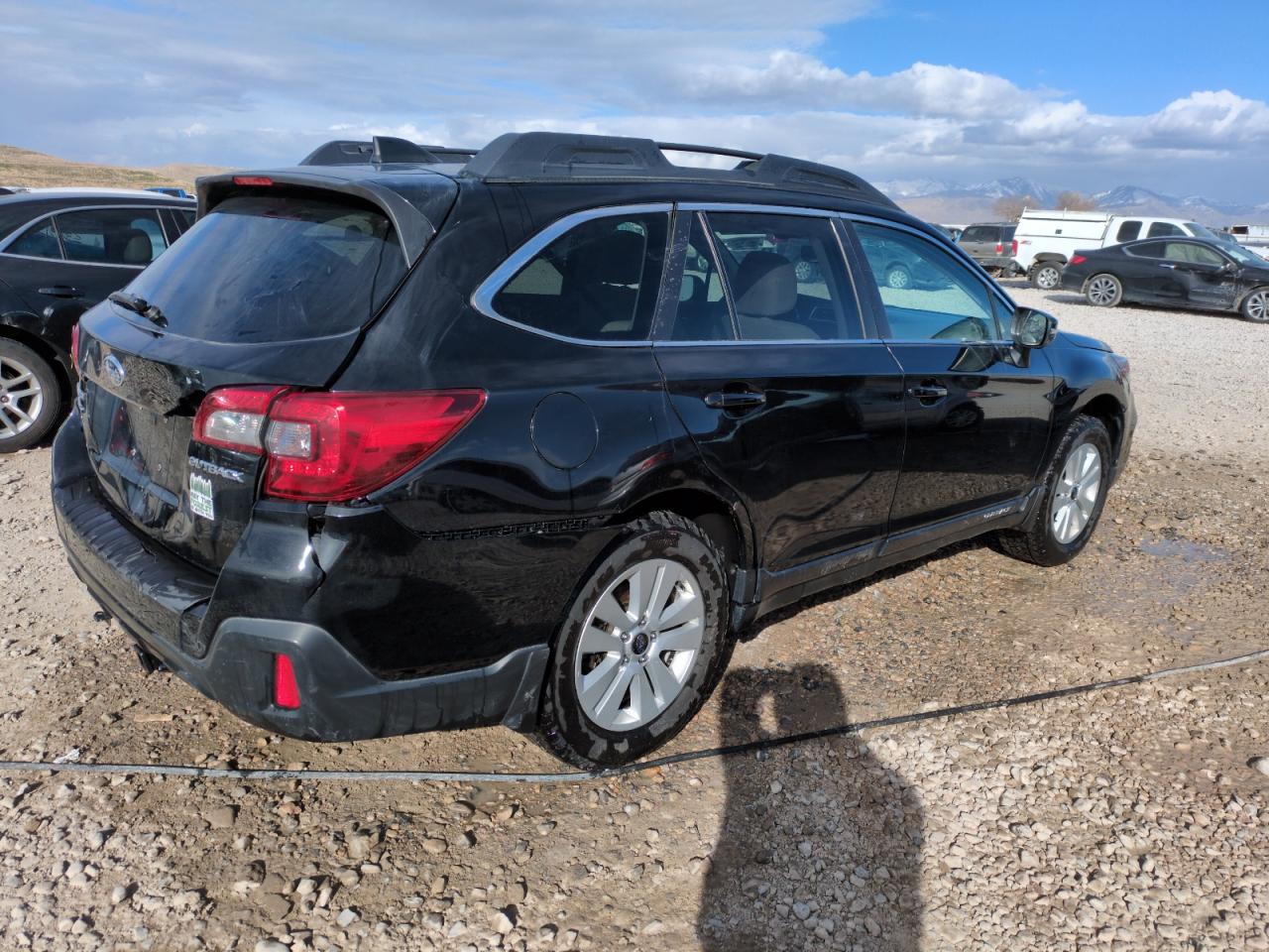 2019 Subaru Outback VIN 4S4BSAHC2K3369978 Copart auction photo, rear end damage thumbnail 3