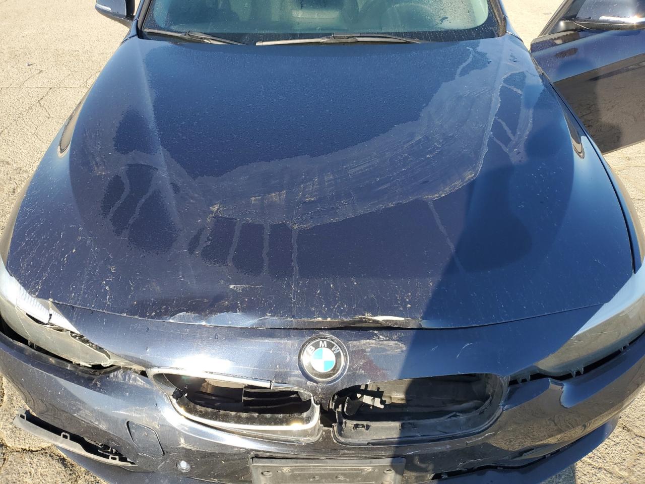 2016 BMW 3er VIN WBA8A9C52GK618301 Copart auction photo, front end damage thumbnail 11