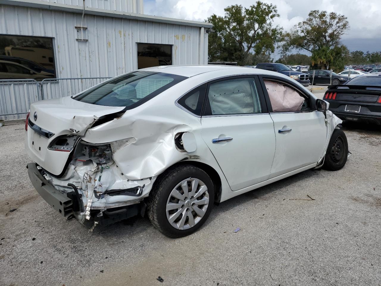 2015 Nissan Sentra VIN 3N1AB7AP5FY230847 Copart auction photo, all over damage thumbnail 3