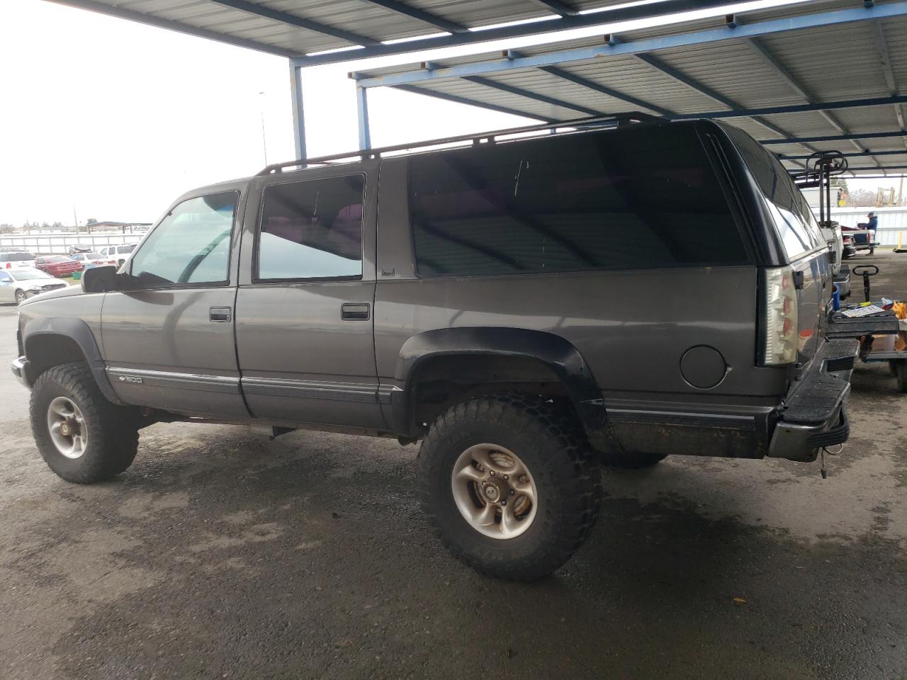 1993 Chevrolet Suburban VIN 1GNFK16K7PJ392411 Copart auction photo, front end damage thumbnail 2