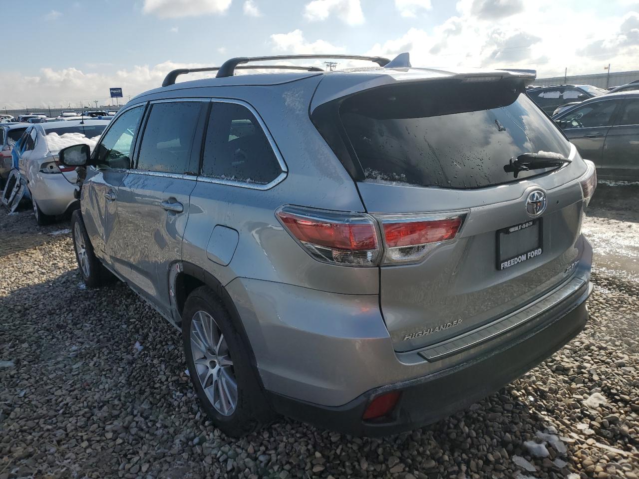 2015 Toyota Highlander VIN 5TDJKRFH7FS174525 Copart auction photo, front end / side damage thumbnail 2