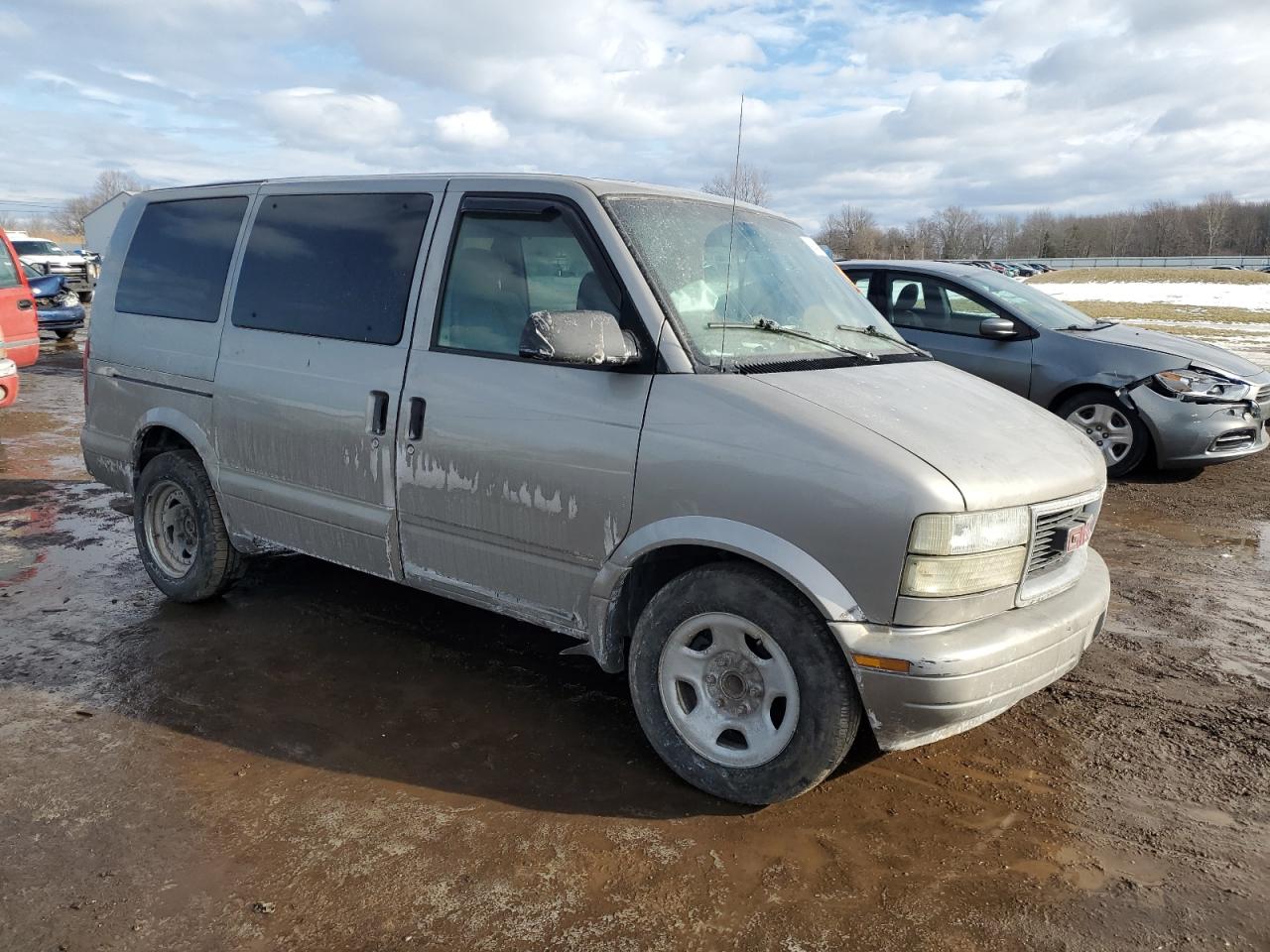 2005 GMC Safari VIN 1GKDM19X65B503446 Copart auction photo, front end / side damage thumbnail 4