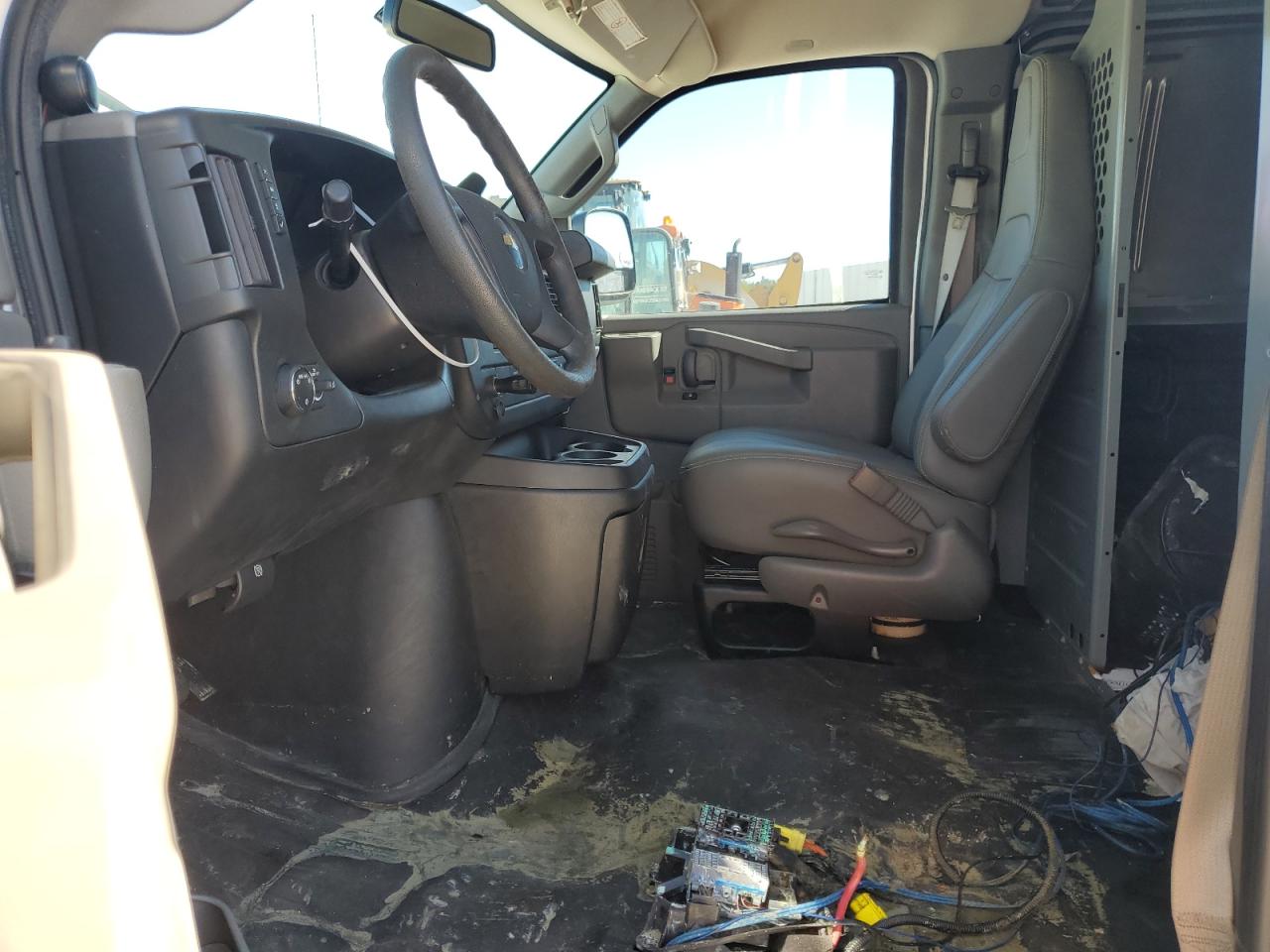 2017 Chevrolet Express VIN 1GCWGBFF5H1331417 Copart auction photo, water/flood damage thumbnail 7