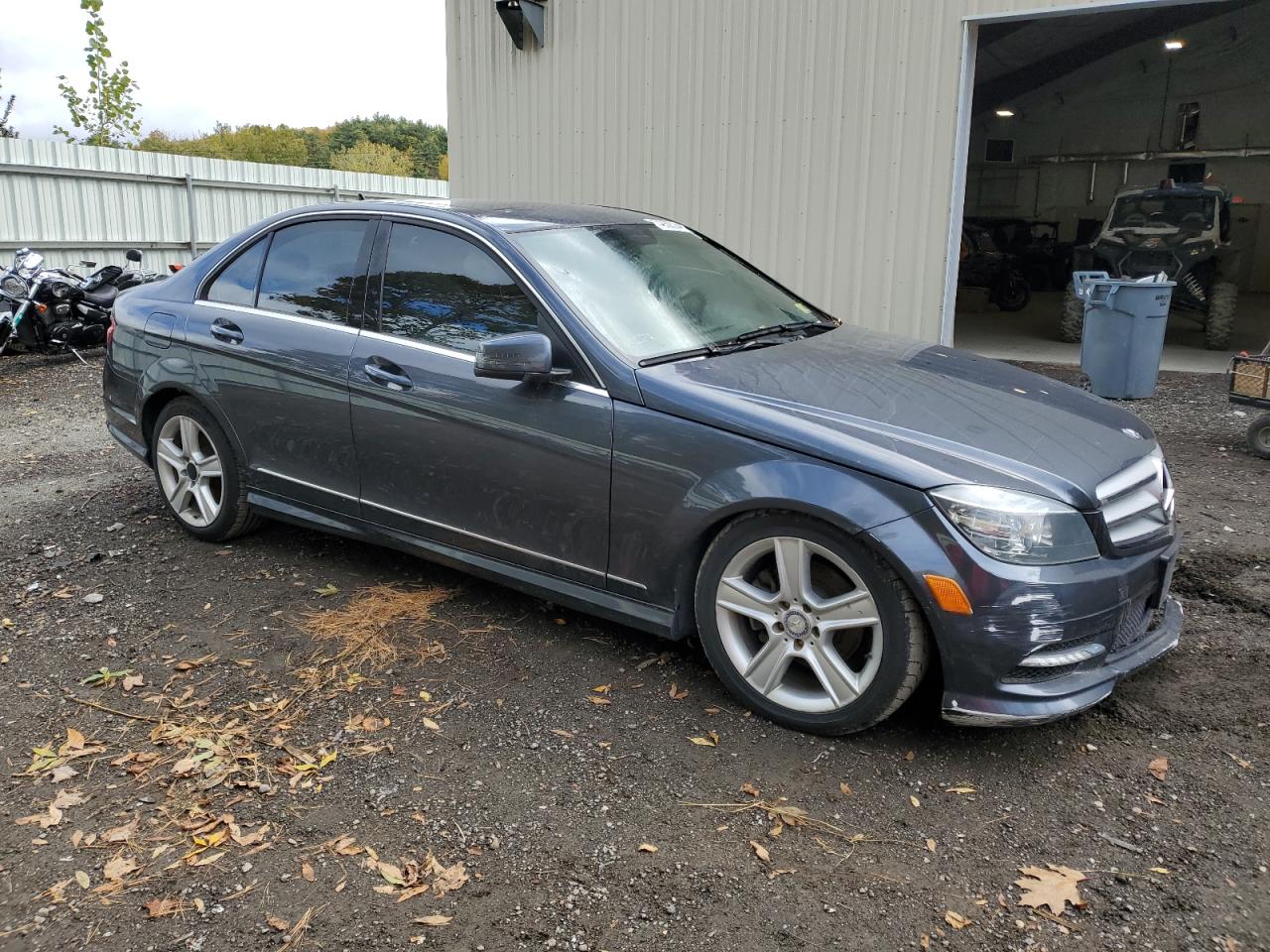 2011 Mercedes-Benz C-klasse VIN WDDGF8BB9BR167195 Copart auction photo, front end / rear end damage thumbnail 4
