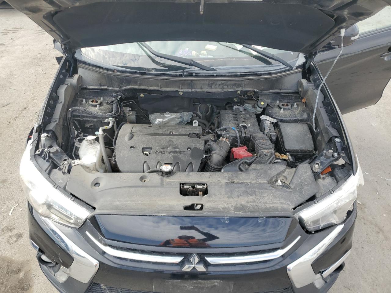 2018 Mitsubishi Outlander VIN JA4AP3AU2JU009225 Copart auction photo, side / front end damage thumbnail 11