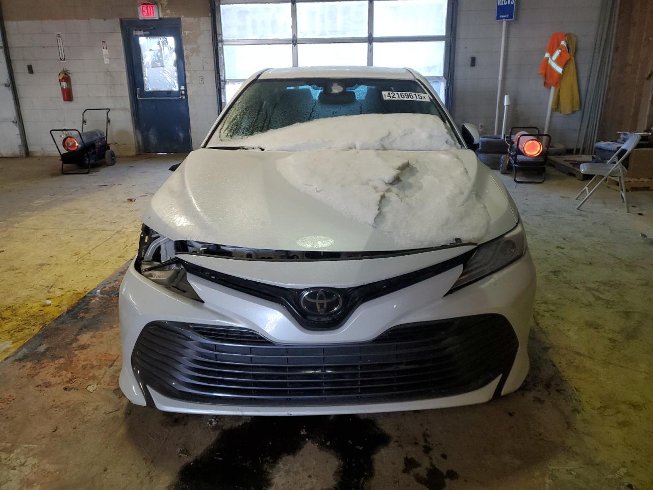 2019 Toyota Camry VIN 4T1B11HK4KU297783 Copart auction photo, side / front end damage thumbnail 5