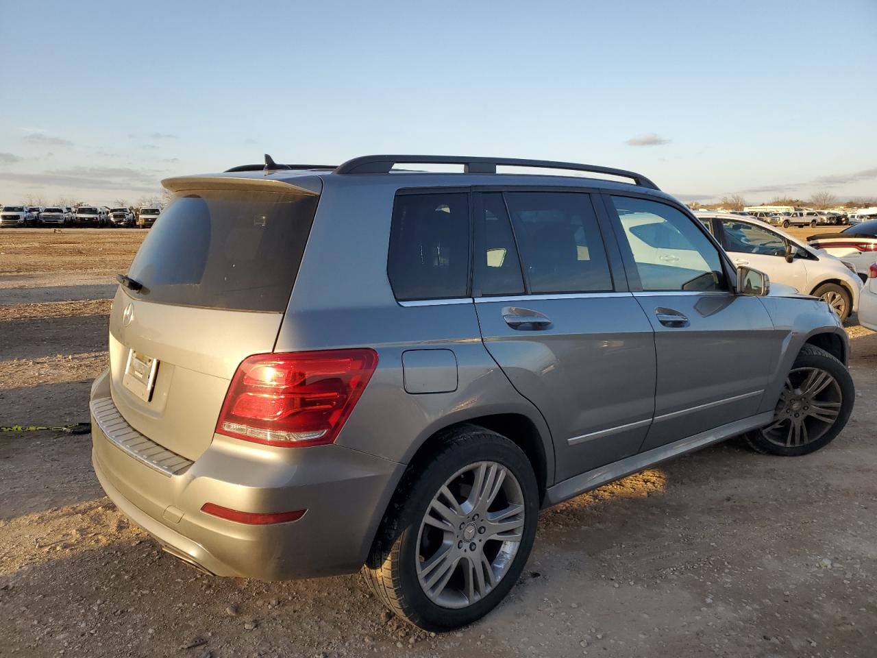 2013 Mercedes-Benz GLK-klasse VIN WDCGG5HB8DF947510 Copart auction photo, front end / minor dent/scratches damage thumbnail 3