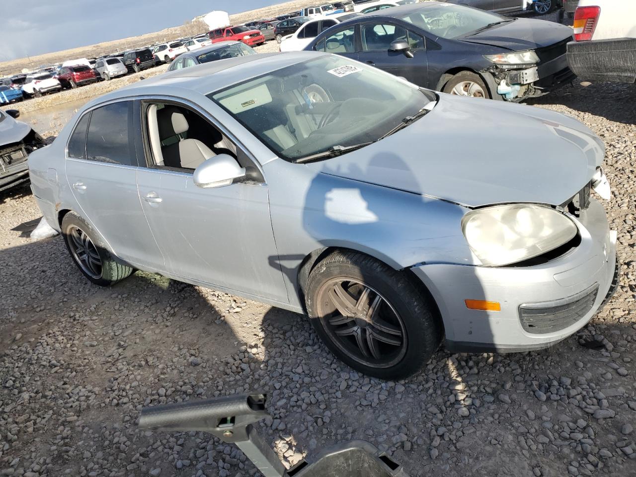 2009 Volkswagen Jetta VIN 3VWRM71K99M061312 Copart auction photo, front end / side damage thumbnail 4