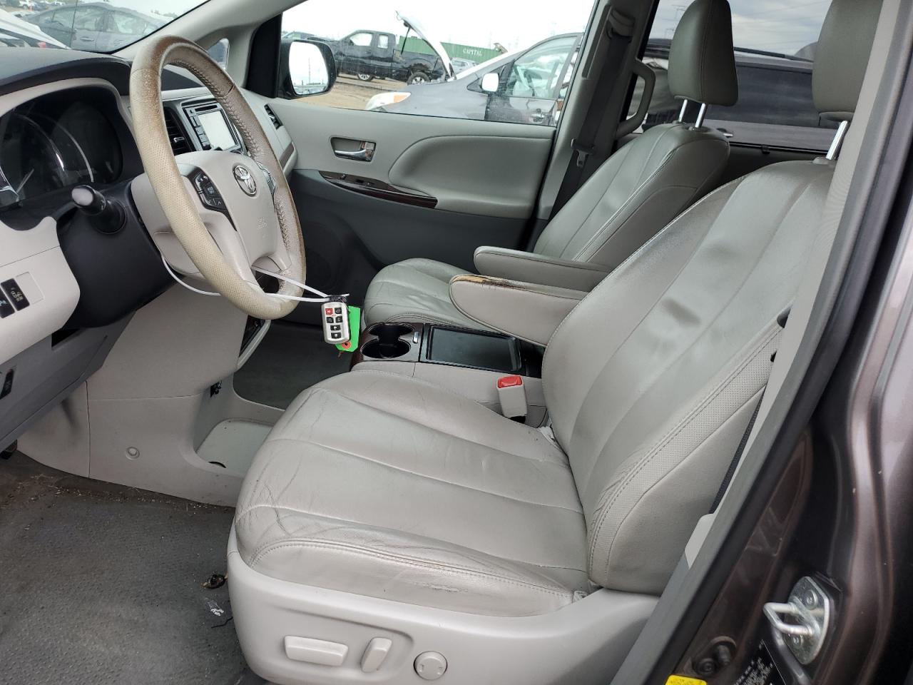 2013 Toyota Sienna VIN 5TDYK3DC7DS284507 Copart auction photo, front end damage thumbnail 7