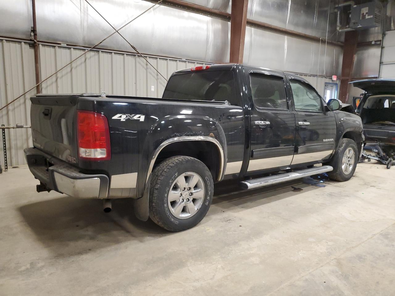 2011 GMC Sierra VIN 3GTP2WE37BG211919 Copart auction photo, front end damage thumbnail 3