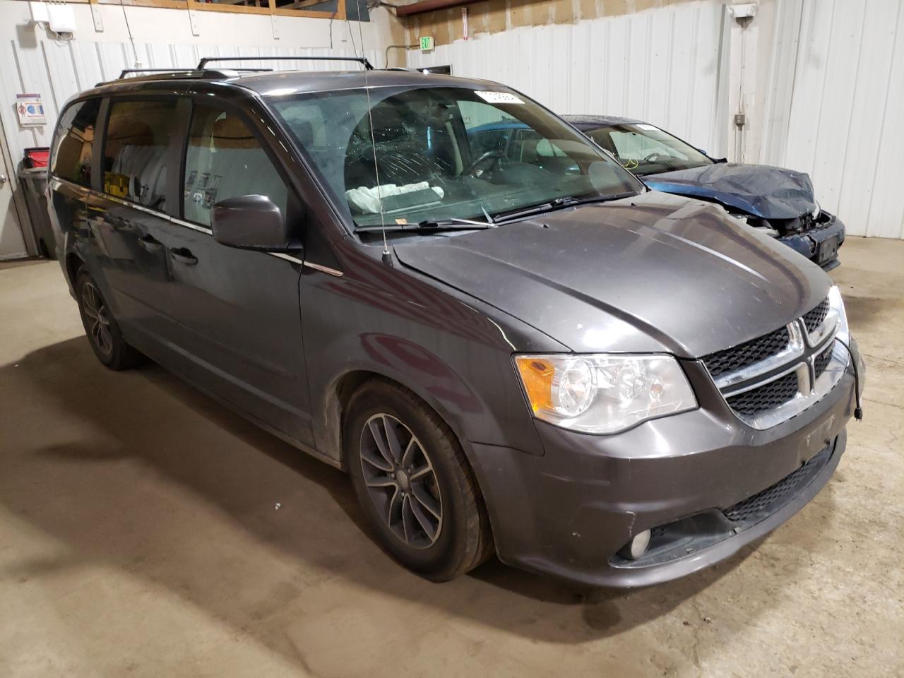 2017 Dodge Caravan VIN 2C4RDGCG0HR697359 Copart auction photo, front end / side damage thumbnail 4