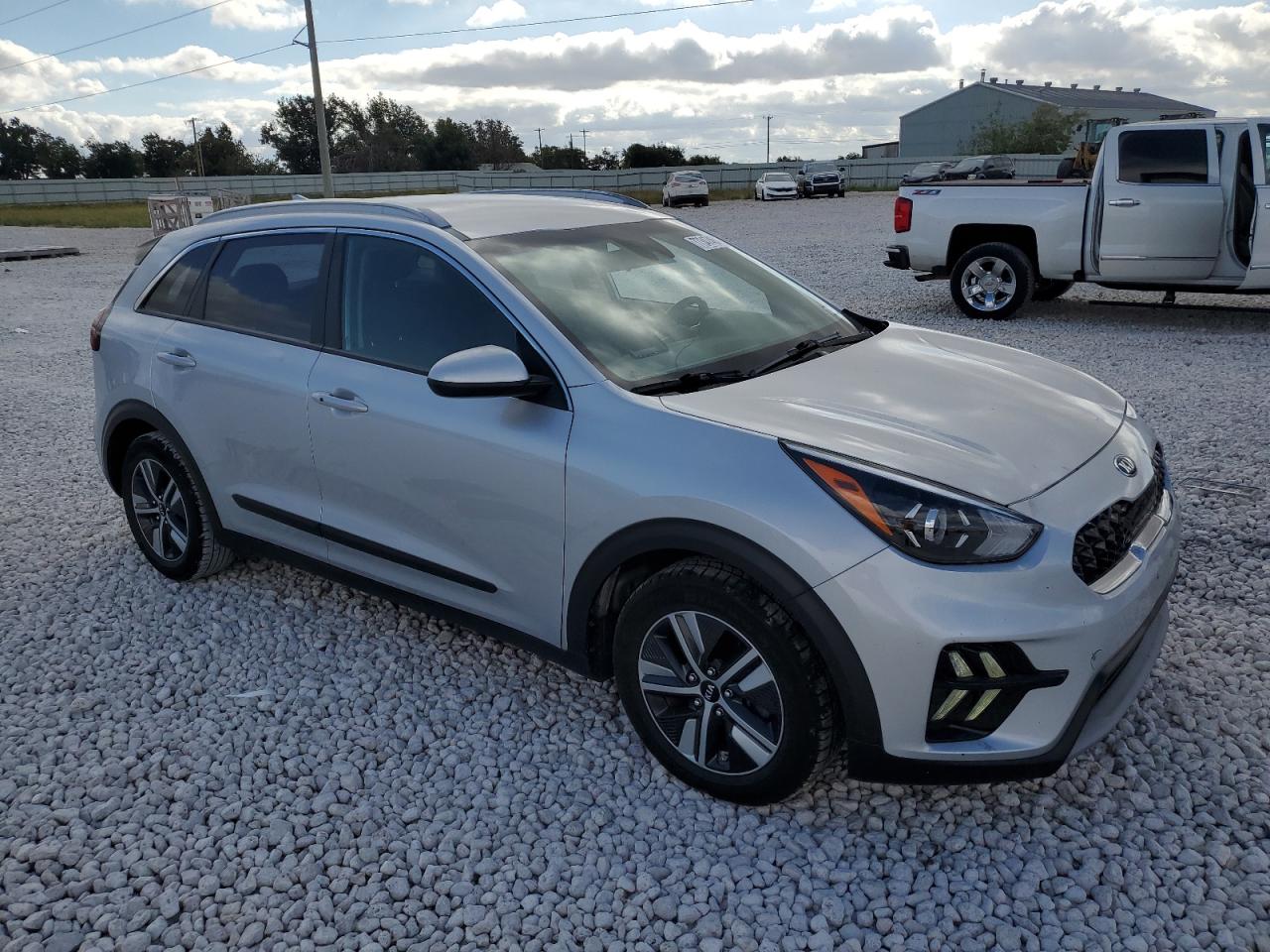 2020 KIA Niro VIN KNDCB3LC2L5373658 Copart auction photo, rear end / minor dent/scratches damage thumbnail 4