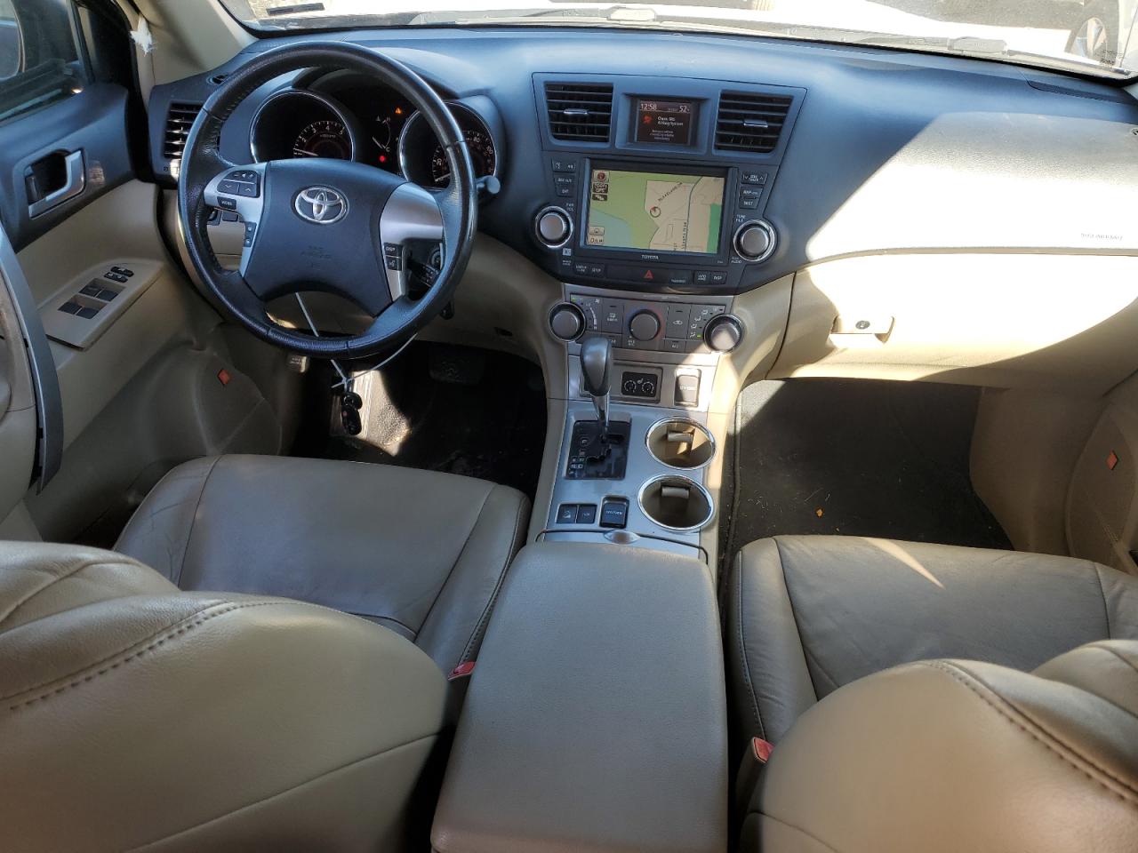 2012 Toyota Highlander VIN 5TDBK3EH1CS173000 Copart auction photo, side / minor dent/scratches damage thumbnail 8