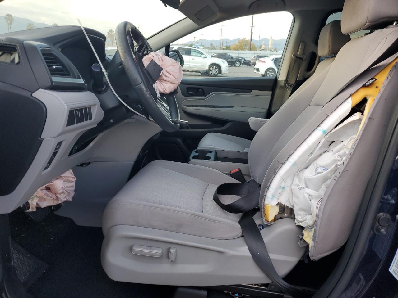 2019 Honda Odyssey VIN 5FNRL6H2XKB040257 Copart auction photo, front end / side damage thumbnail 7
