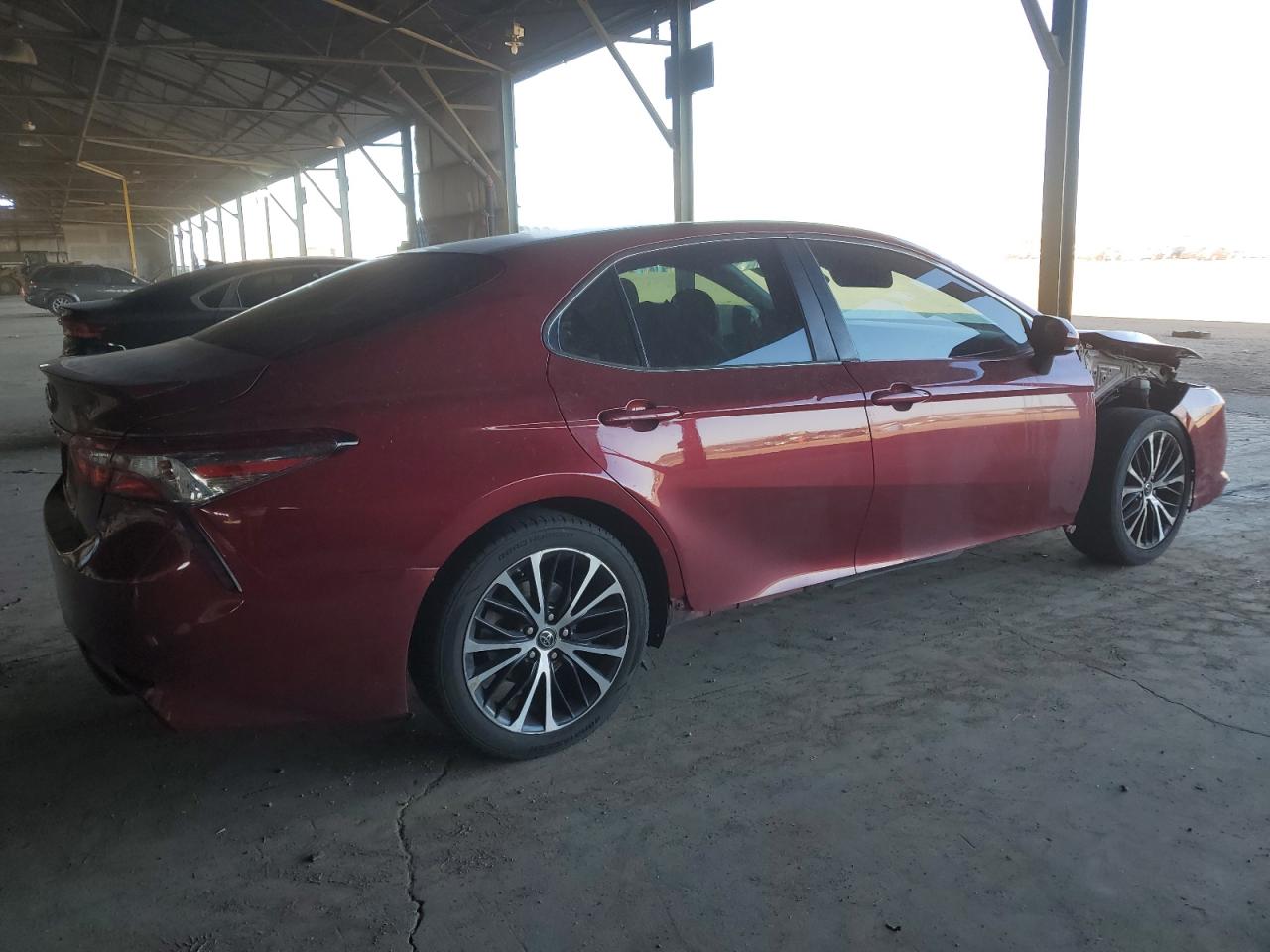 2018 Toyota Camry VIN 4T1B11HKXJU626291 Copart auction photo, front end / minor dent/scratches damage thumbnail 3