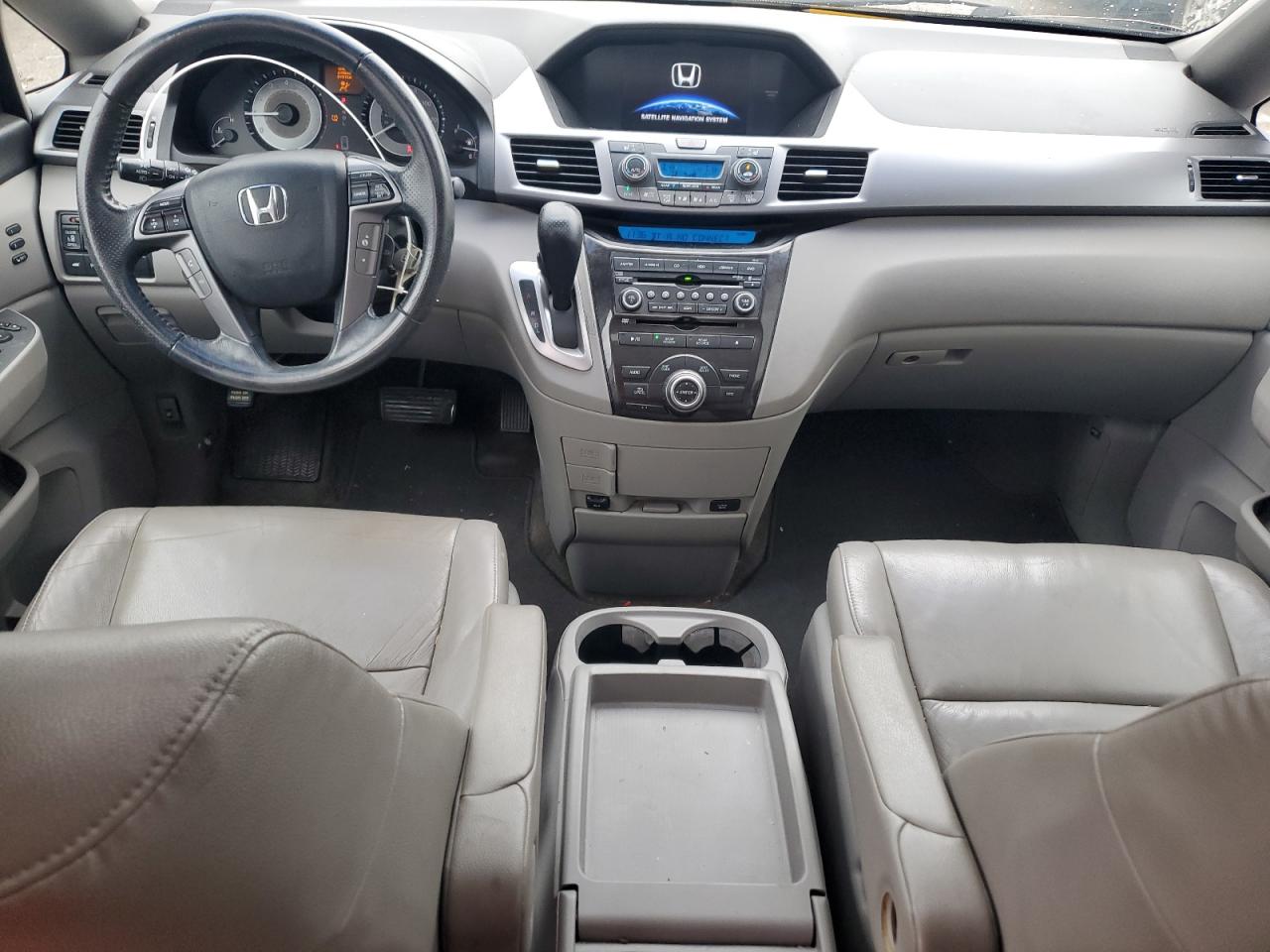 2011 Honda Odyssey VIN 5FNRL5H98BB049739 Copart auction photo, side / minor dent/scratches damage thumbnail 8