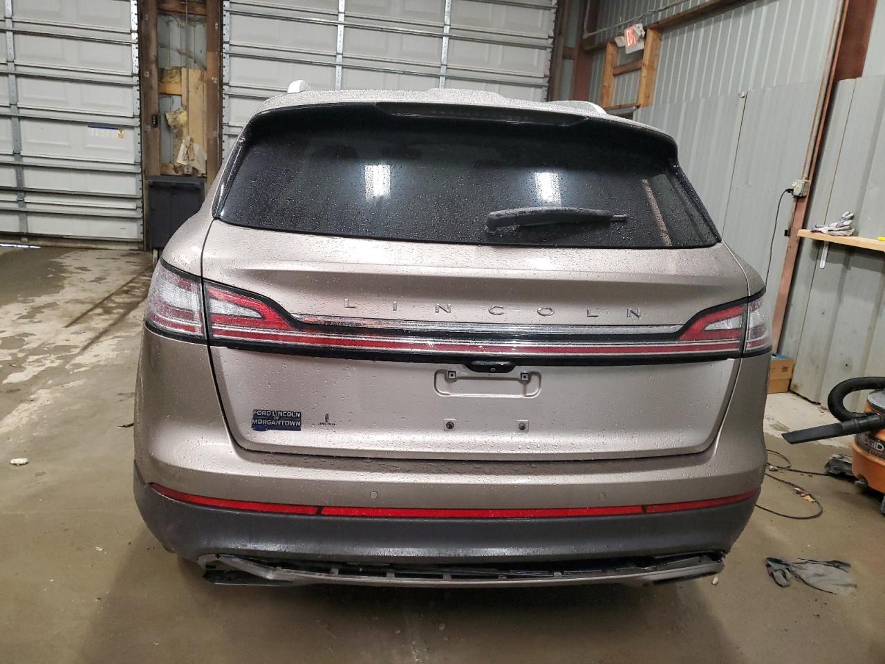 2021 Lincoln Nautilus VIN 2LMPJ8J96MBL00928 Copart auction photo, side damage thumbnail 6