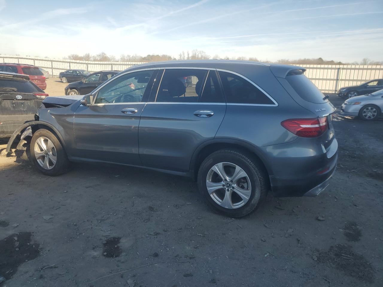2018 Mercedes-Benz GLC VIN WDC0G4KB5JV113877 Copart auction photo, front end / minor dent/scratches damage thumbnail 2