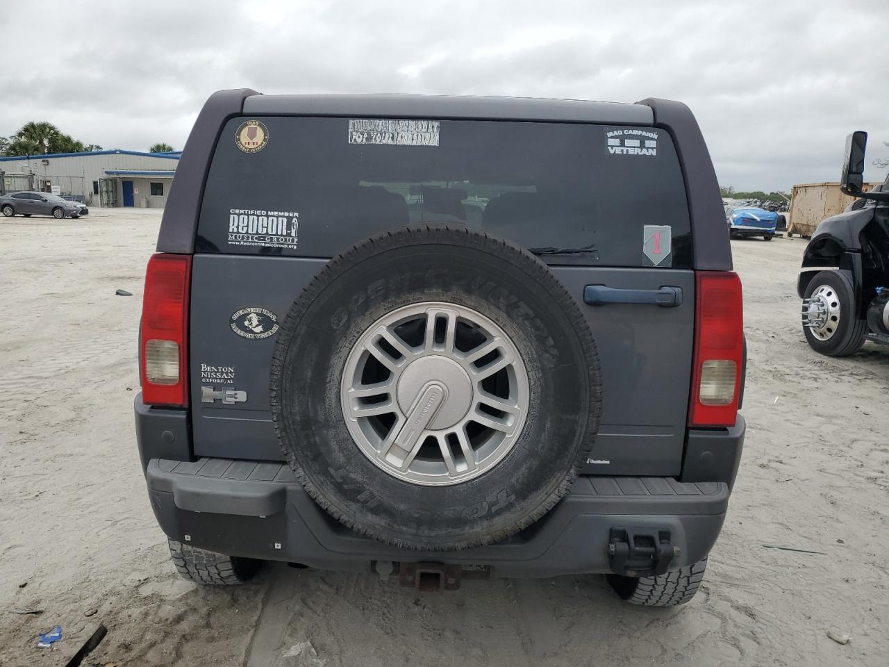 2008 Hummer H3 VIN 5GTEN13E188134204 Copart auction photo, front end / minor dent/scratches damage thumbnail 6