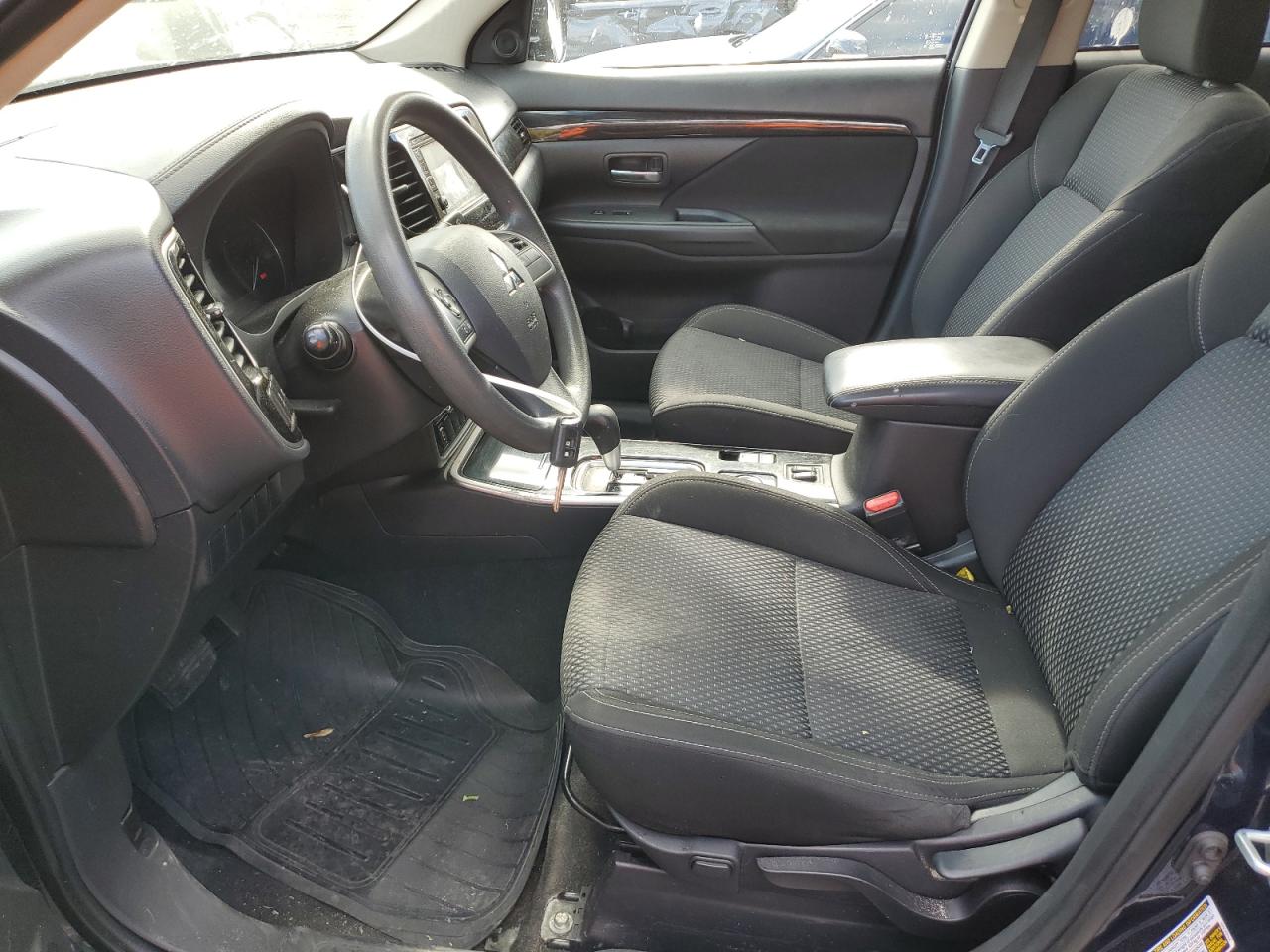 2020 Mitsubishi Outlander VIN JA4AZ3A35LZ048558 Copart auction photo, front end / minor dent/scratches damage thumbnail 7