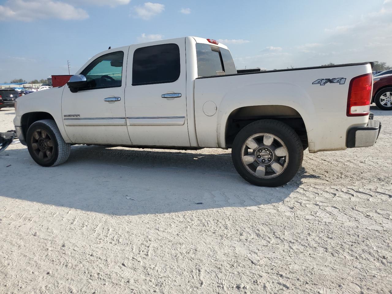 2011 GMC Sierra VIN 3GTP2VE34BG387949 Copart auction photo, mechanical damage thumbnail 2