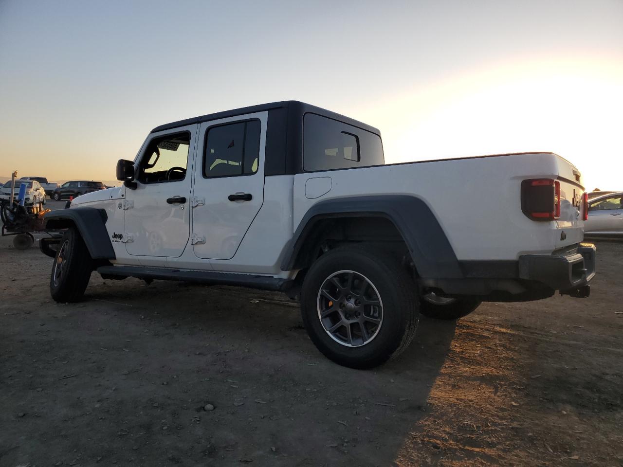 2020 Jeep Gladiator VIN 1C6JJTAG0LL125900 Copart auction photo, front end damage thumbnail 2