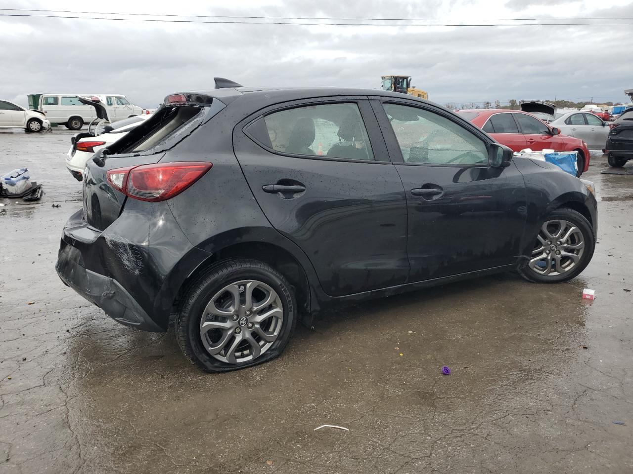 2020 Toyota Yaris VIN 3MYDLBJV1LY706288 Copart auction photo, rear end / front end damage thumbnail 3