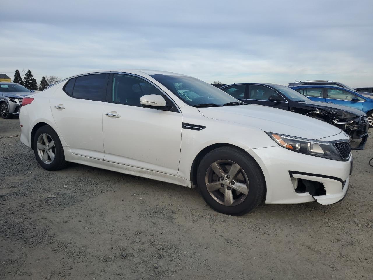 2015 KIA Optima VIN KNAGM4A78F5663556 Copart auction photo, vandalism / front end damage thumbnail 4