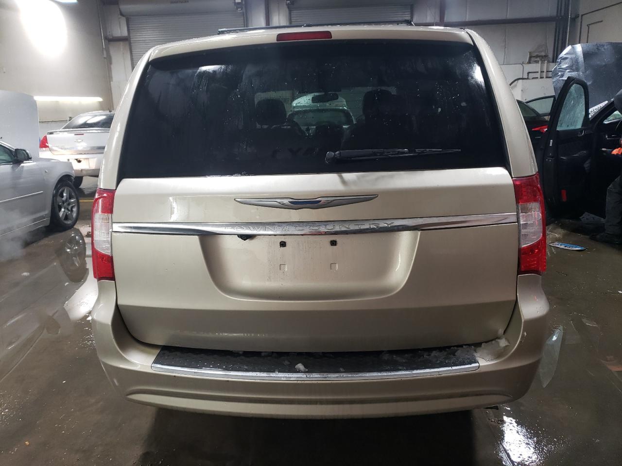 2014 Chrysler Town & Country VIN 2C4RC1BG0ER192581 Copart auction photo, front end damage thumbnail 6