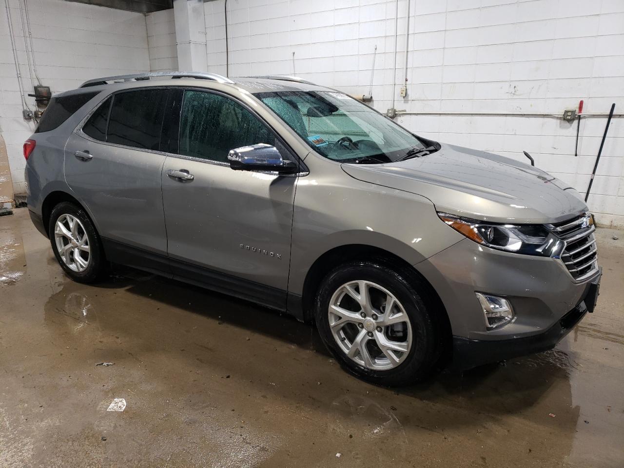 2019 Chevrolet Equinox VIN 3GNAXNEV0KS545667 Copart auction photo, mechanical / minor dent/scratches damage thumbnail 4