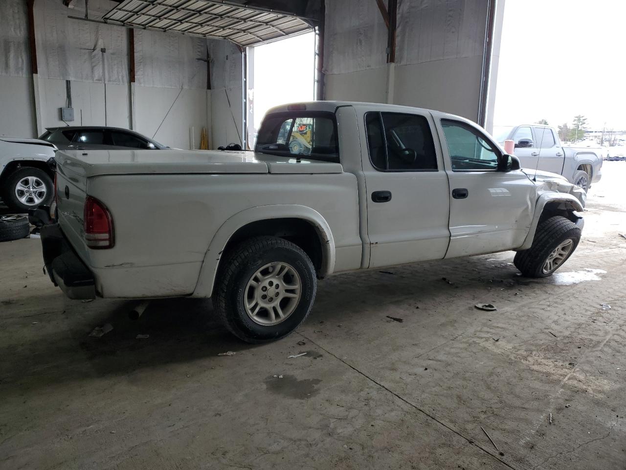 2004 Dodge Dakota VIN 1D7HL38K34S616566 Copart auction photo, front end / side damage thumbnail 3