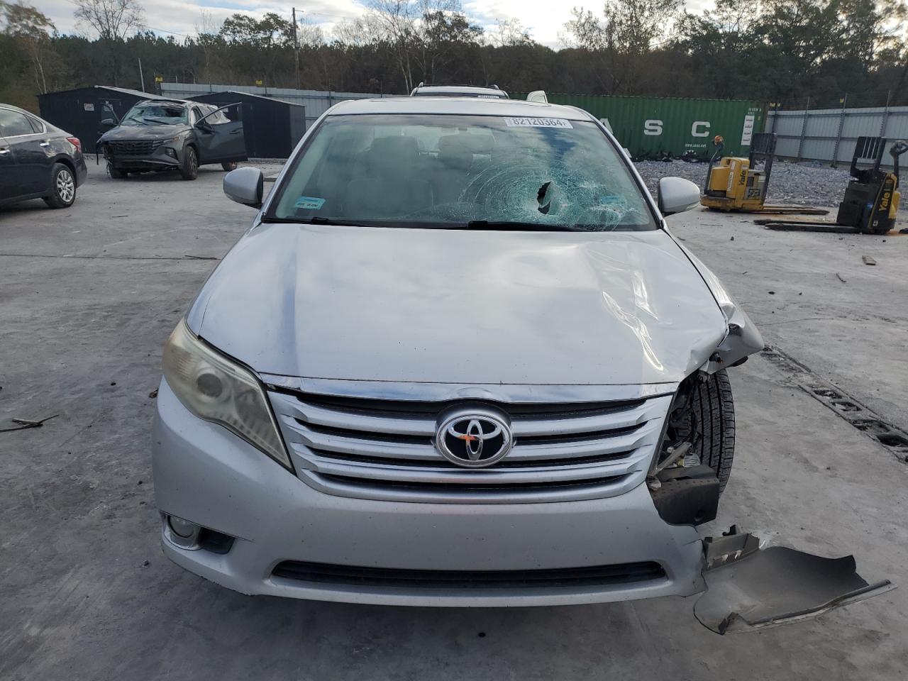 2011 Toyota Avalon VIN 4T1BK3DB9BU382293 Copart auction photo, front end / minor dent/scratches damage thumbnail 5