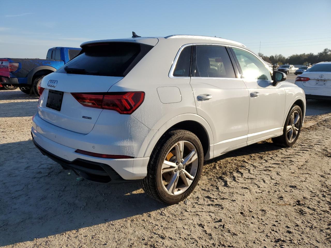 2019 Audi Q3 VIN WA1DECF32K1086585 Copart auction photo, water/flood damage thumbnail 3
